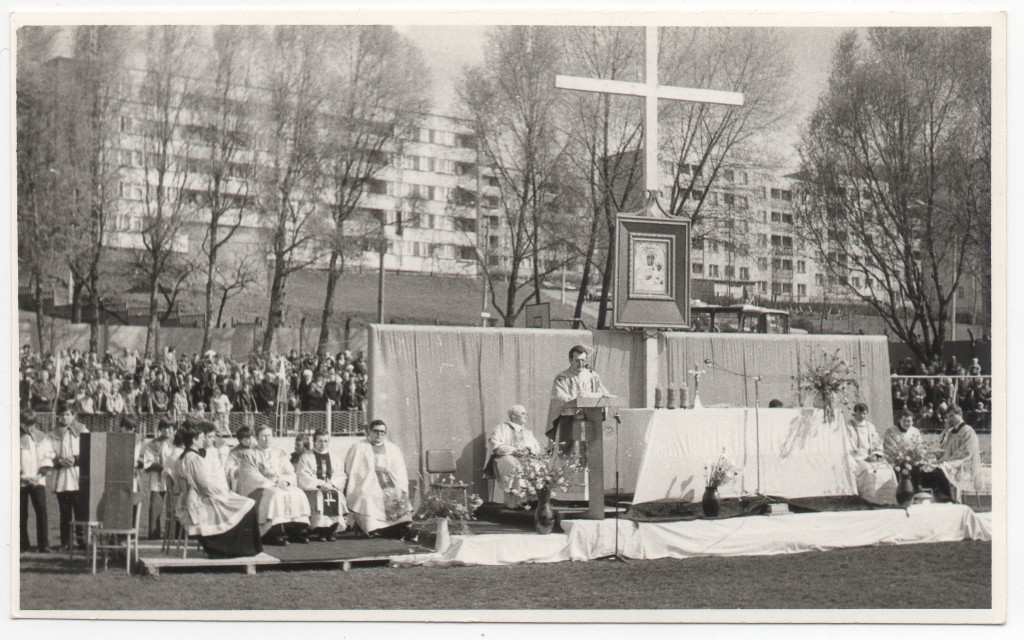 Nowa Ruda/Msza święta na stadionie/03.05.1981